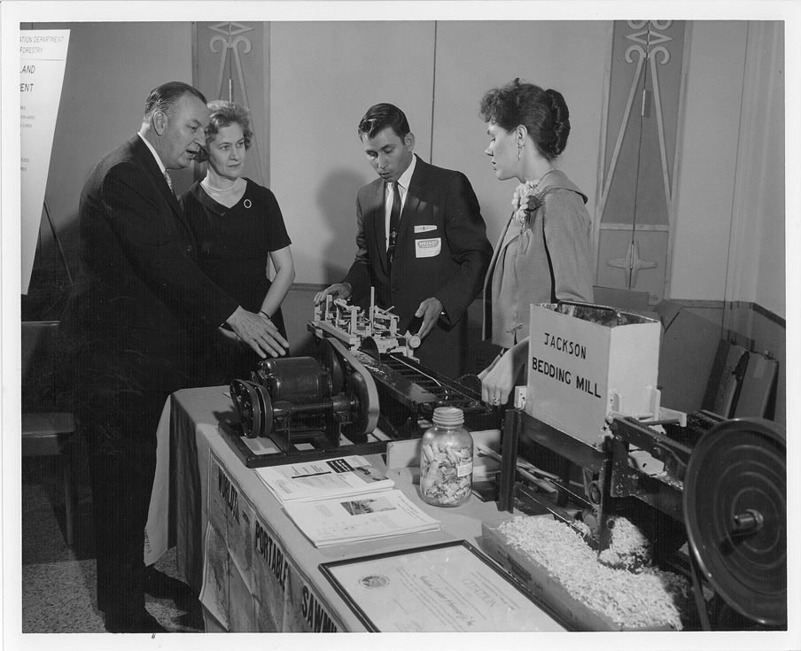 Demonstration to Gov. and Mrs. Elmer Anderson 1962-May-04